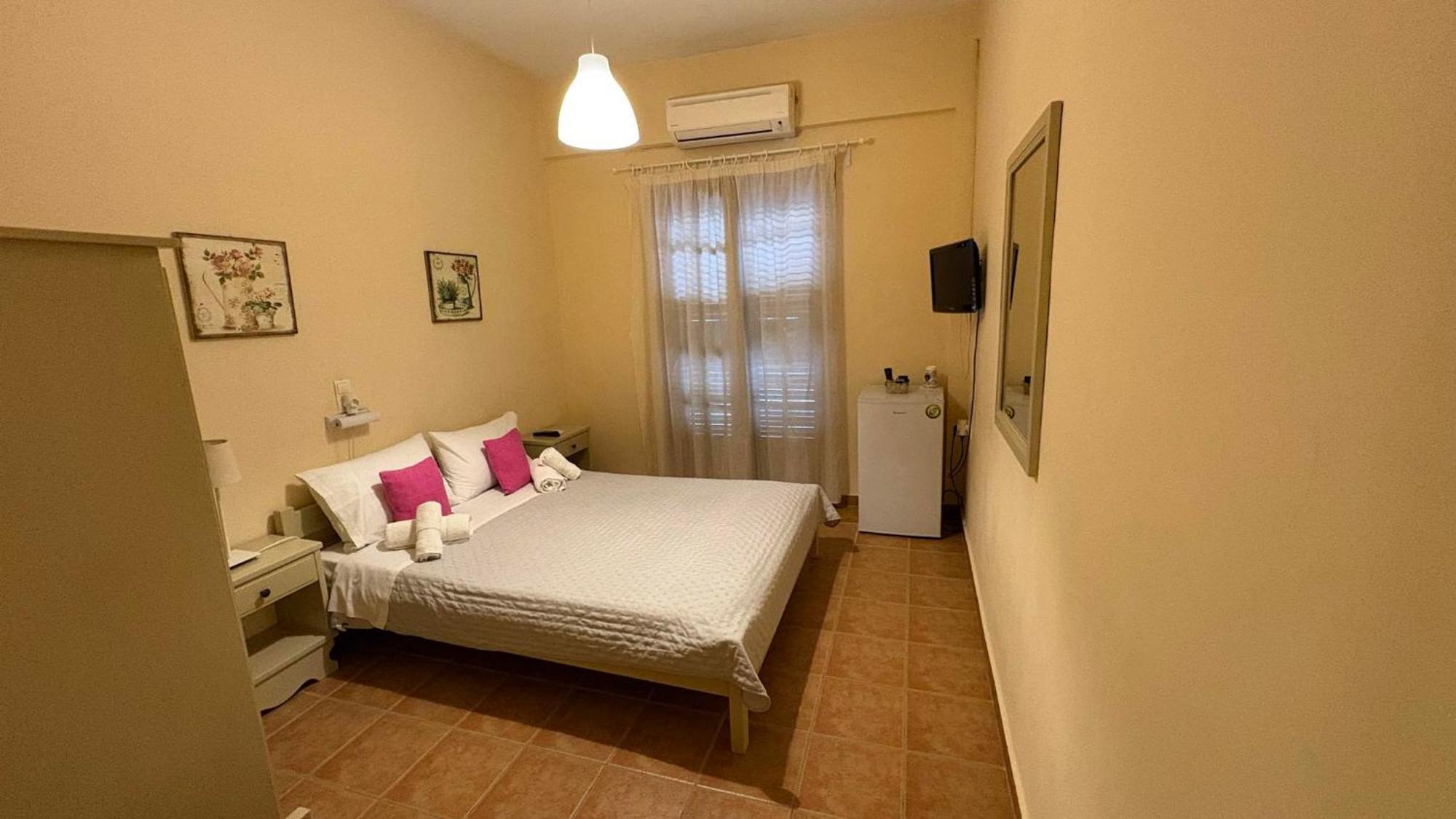 Romanza Rooms Poúlithra 외부 사진