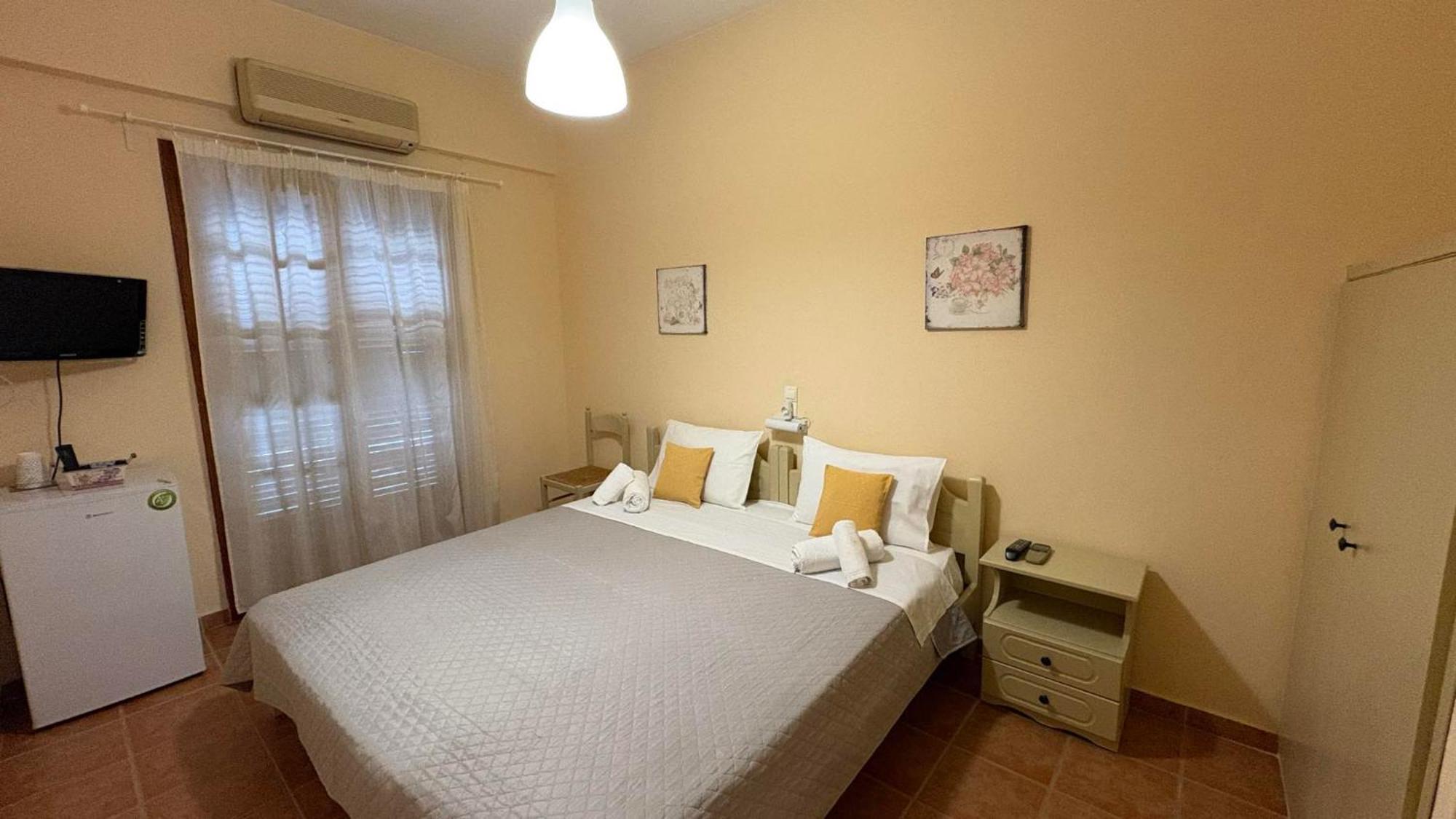 Romanza Rooms Poúlithra 외부 사진